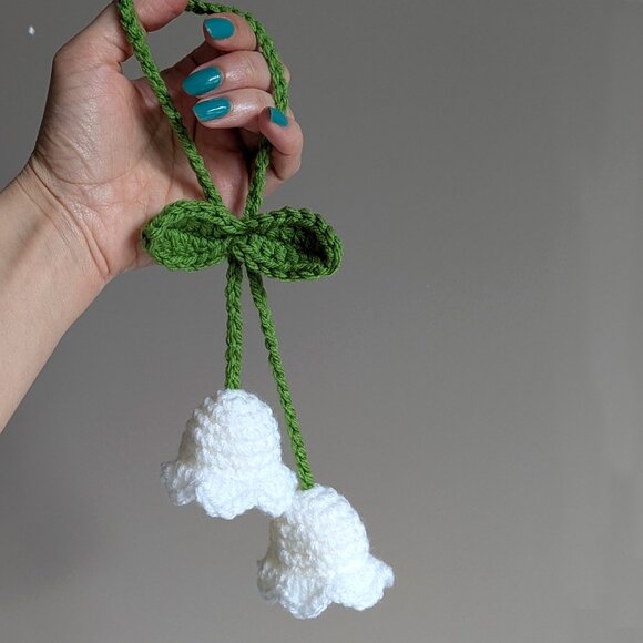 Crochet Lily of the Valley Charm | Car mirror hanging accessory - Picture 6 of 9